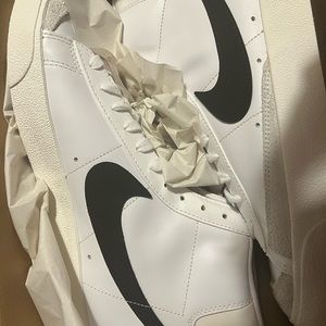 Mens Nike shoes size 11.5